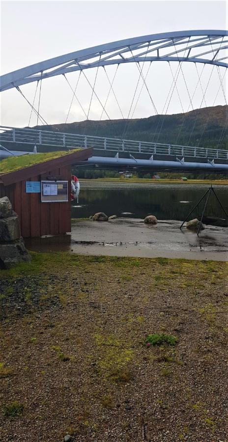 Lyngen Fjordhotell Sjoasen Ngoại thất bức ảnh